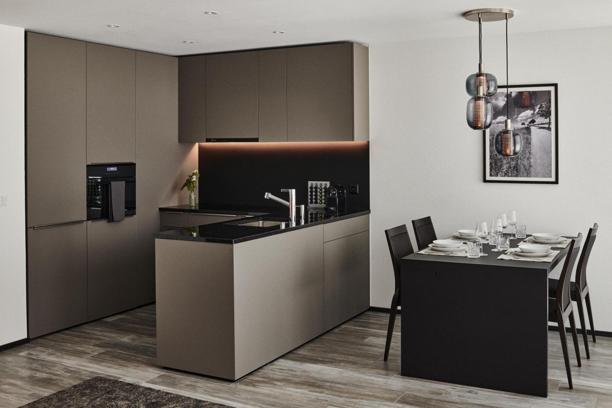 Spacious 1 Bedroom Apartment With Balcony Zúrich Exterior foto